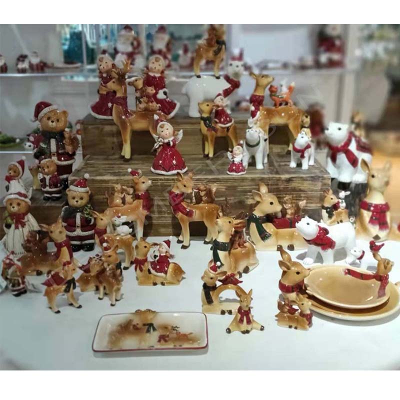 Széles választéka kerámia kézzel festett karácsonyi otthoni dekorációs darabokat