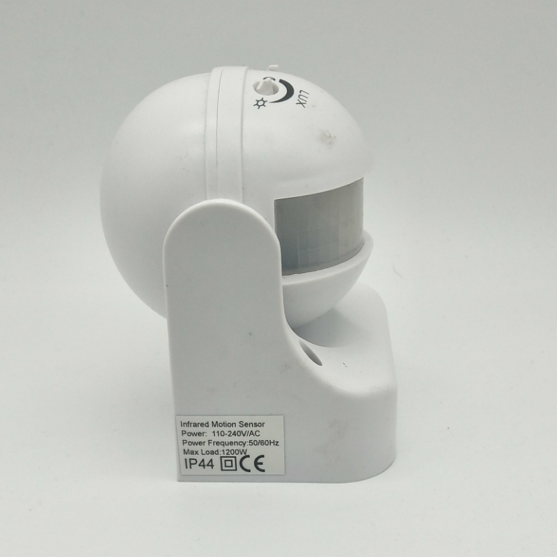 Belső PIR érzékelő kapcsoló, be \/ ki felülbírálás, 1200W