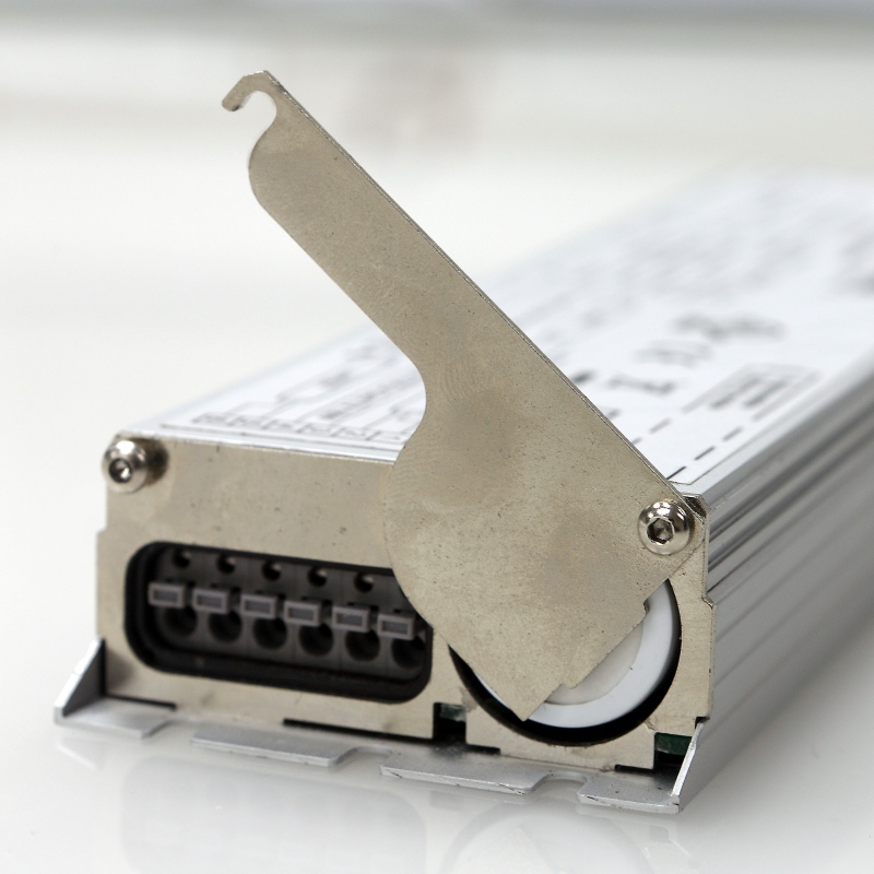 184009 BEÁLLÍTOTT FLUO AC + VÉSZHELYZETI BALAST