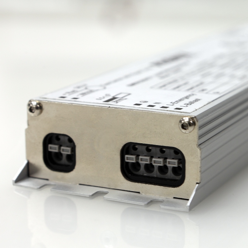 184009 BEÁLLÍTOTT FLUO AC + VÉSZHELYZETI BALAST