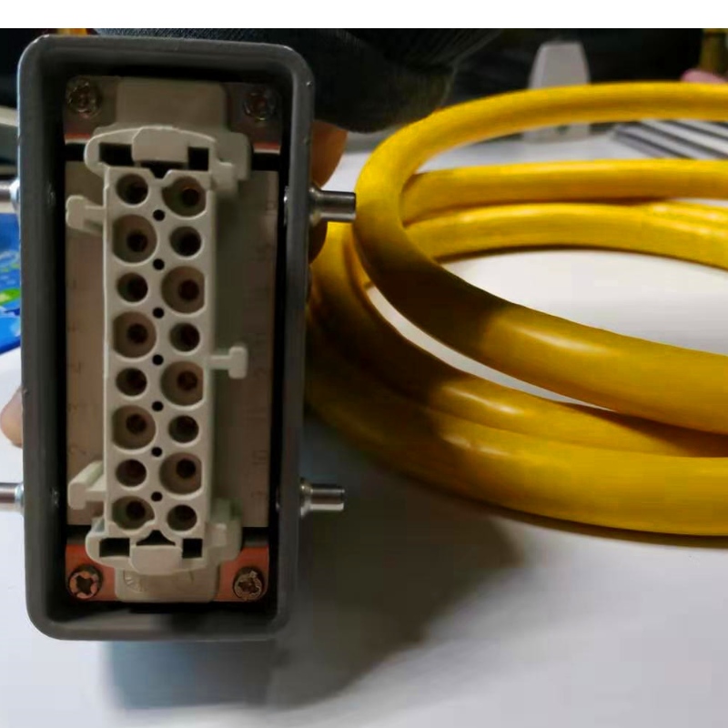 A hőmérséklet-szabályozó doboz drótjának csatlakoztatása