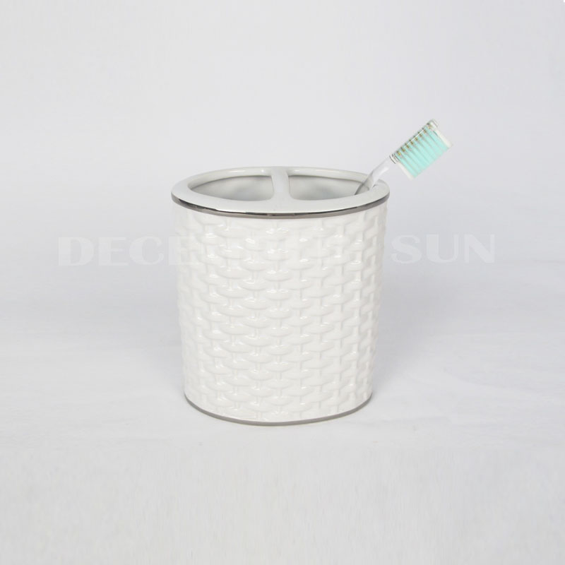 2020 Legolcsóbb fehér porcelán bambuszszövésű fürdőszobai kiegészítők