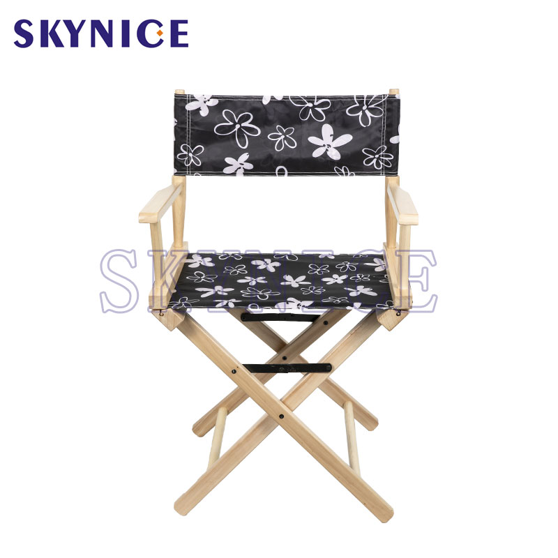 Egyedi fa összecsukható rendezőszék LOGO-val