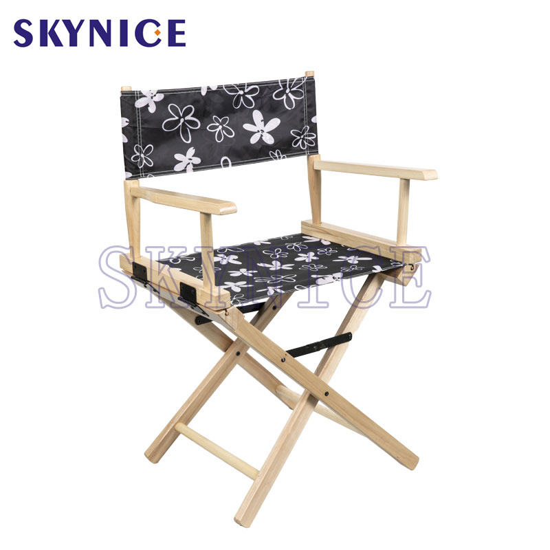 Egyedi fa összecsukható rendezőszék LOGO-val