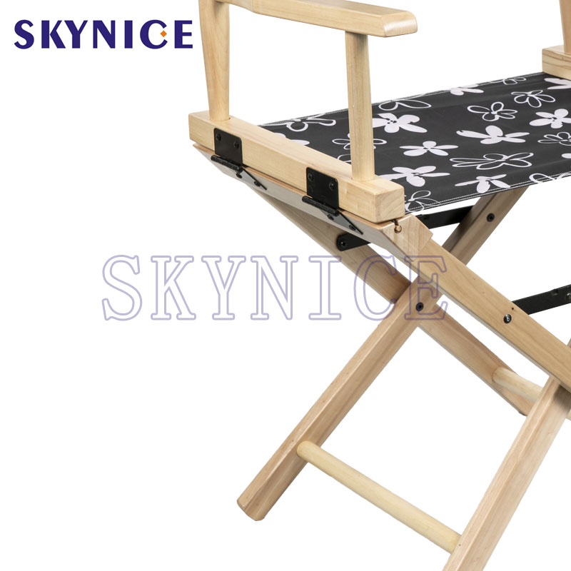 Egyedi fa összecsukható rendezőszék LOGO-val