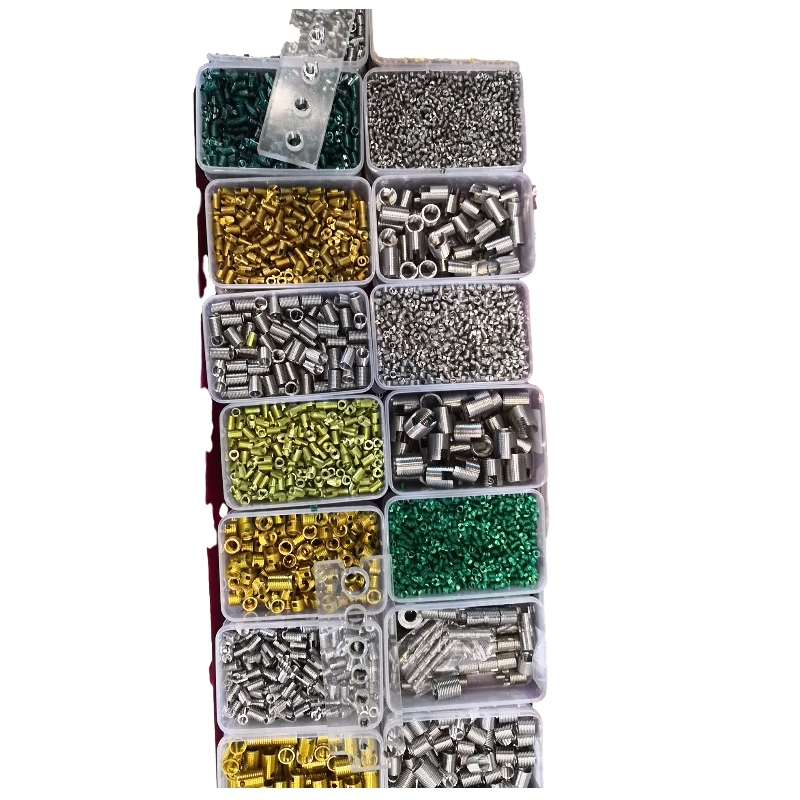 302 000 060.500 302 12 * 1.5 önmetsző menetbetétek vágónyílással