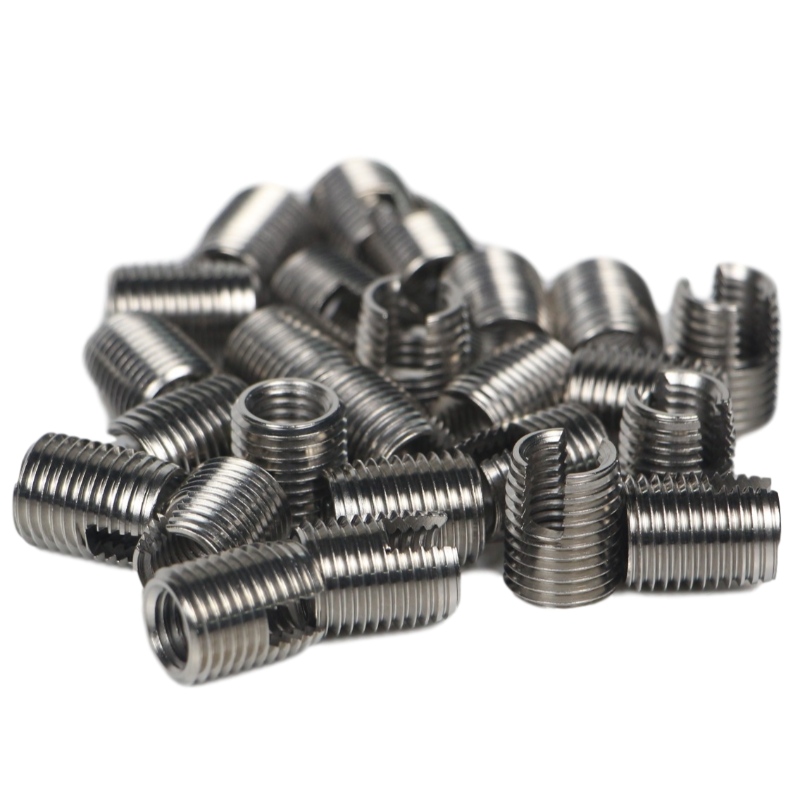 302 000 120,500 M12 * 1,75 * 16 * 1,5 * 22L önmetsző menetbetétek vágónyílással