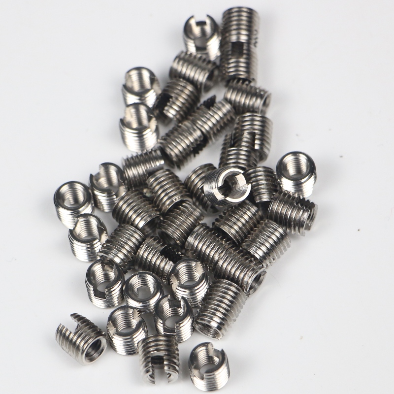 302 000 140,500 302 M14 * 2 * 18 * 1,5 * 24L önmetsző menetbetétek vágónyílással