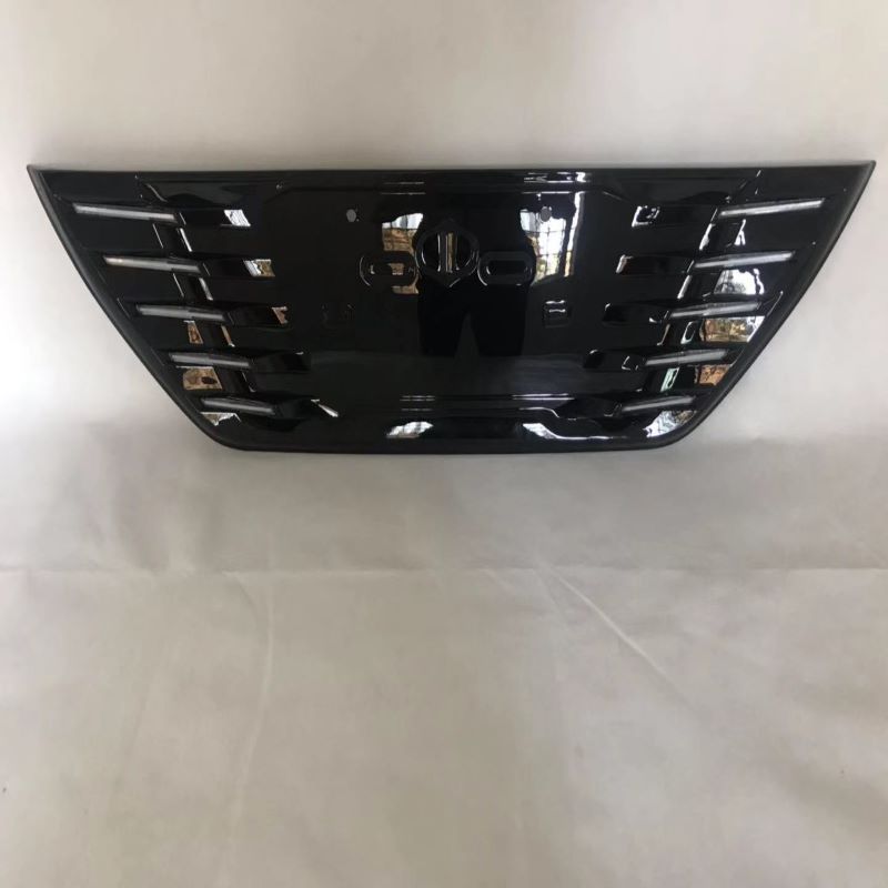 A Toyota Fortuner LED-es lámpával ellátott táblája után a Toyota Fortuner féklámpa után