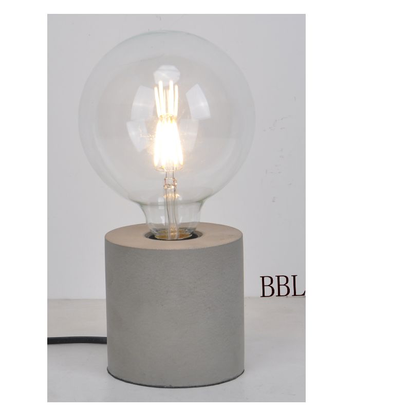 Asztali lámpa oszlopbetonnal