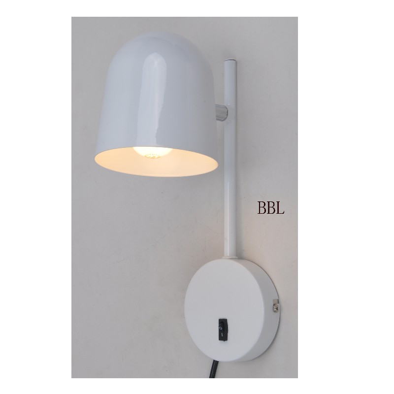 Fali lámpa forgatható fém árnyékolással