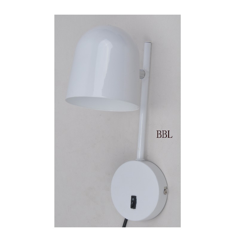 Fali lámpa forgatható fém árnyékolással