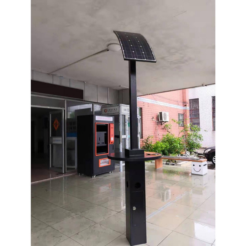 Kiváló minőségű napelemes egyenes utcai töltőállomás mobil eszközökhöz