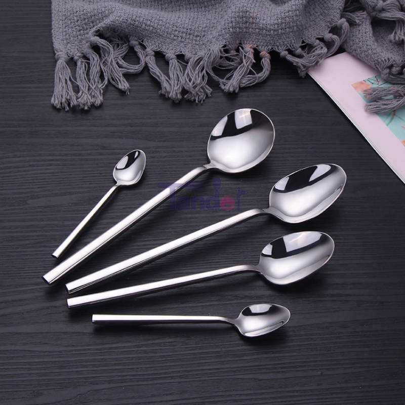 kreatíva kovácsolt rozsdamentes acél evőeszköz ezüst díszes fém éttermi evőeszköz készlet