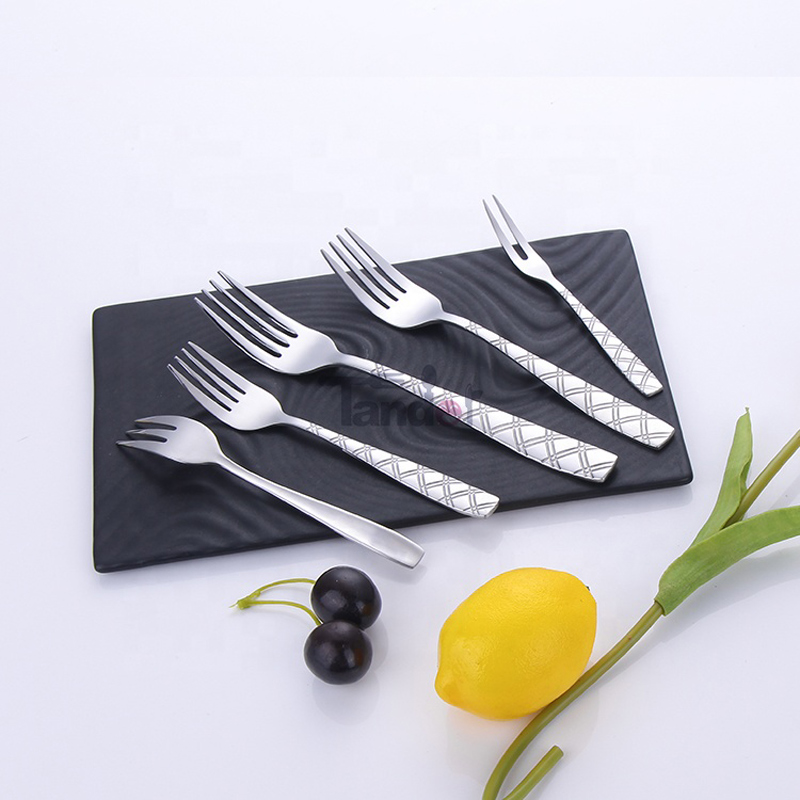 Az olcsó 16pcs étterem szállodai evőeszközöket használt.