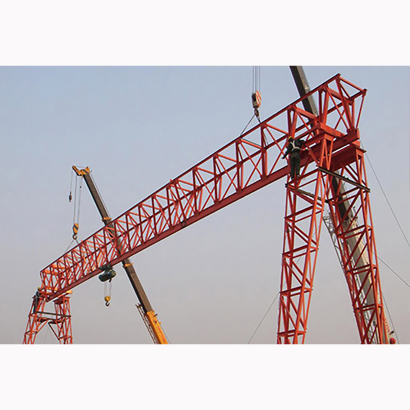 A betongerenda emelésére szolgáló, a Truss típusú gépi gigantikus daru
