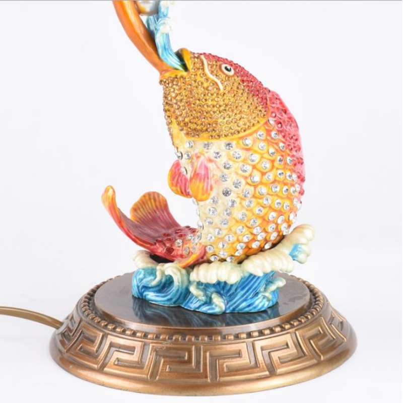 Európai divat, kreativitás, egyszerű dekoráció, asztali lámpa, szövet, fém asztali lámpa, házi bútor, szállodai hálószoba, asztali lámpa, személyre szabott dekoráció