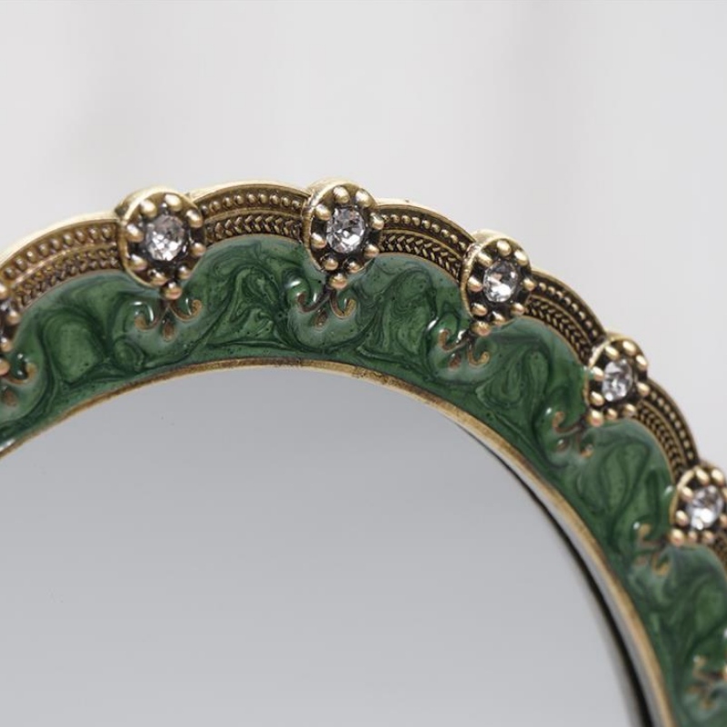 A gyártó testreszabott fém retro kézműves tükör kézi hordozható dísz kreatív ajándéktükör