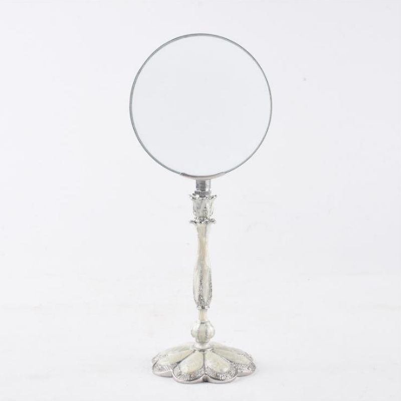 Modern és kreatív házi dekoráció, nappali, cinkötvözet technológia, tanulmány, kiállítás, fémnagyító