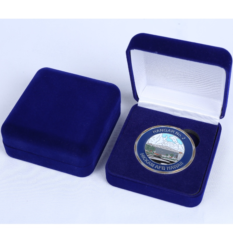 Tétel D-17 köralakú Velvet Box pedáns, érme és jelvény, mm.65*68*29, 40g súlyok.