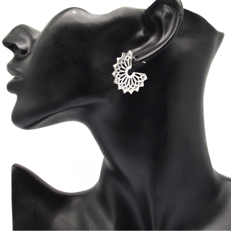 Rozsdamentes acélból készült üreges fülbevalók és fitymák rfber0056