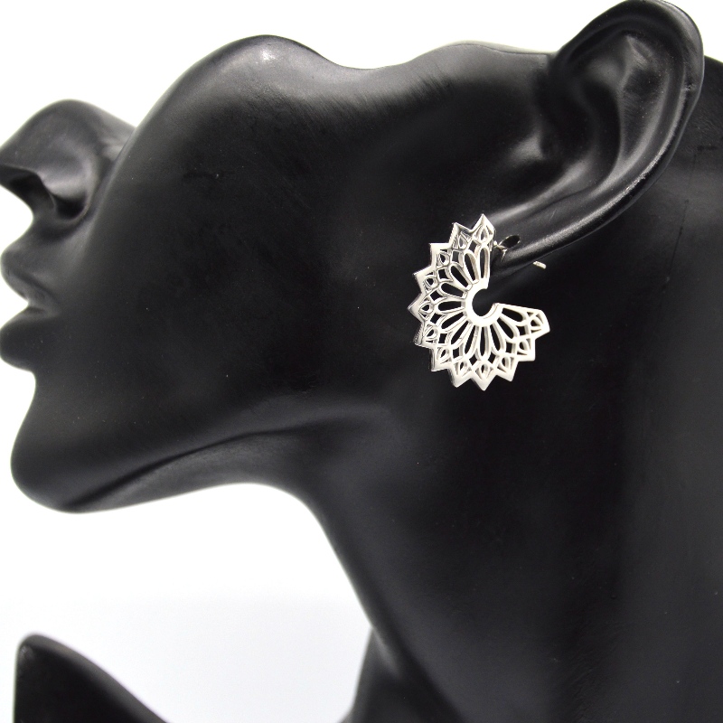 Rozsdamentes acélból készült üreges fülbevalók és fitymák rfber0056