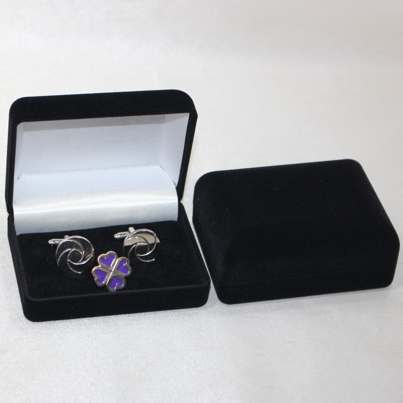 Tétel D-45, kerek alakú Velvet Box mandzsettákhoz, nyakkendőcsipekhez vagy érmekhez, érmékhez és jelvényekhez, mm.84*64*36, súlyok 48g körül