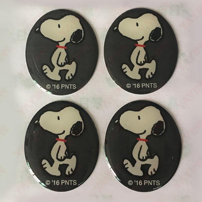 Professzionális egyedi gyártású ragasztó, kiváló minőségű közvetlen értékesítésű öntapadós címke, kristályragasztó PVC \/ Pc címke műanyag