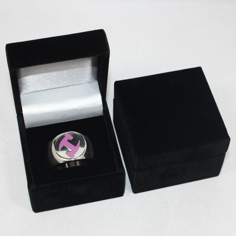 Cikk V-08 négyzet alakú flanellet doboz 25-38 mm átmérőjű érme, jelvény, nagy gyűrű stb. Mm-re. 60 * 60 * 48, súlya körülbelül 63 g