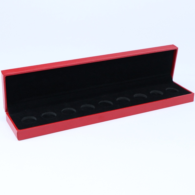 V-11 tétel téglalap műbőr műanyag doboz 210 * 35 mm-es érme, jelvény és nyaklánc stb. 240 * 52 * 30, súlya körülbelül 130 g