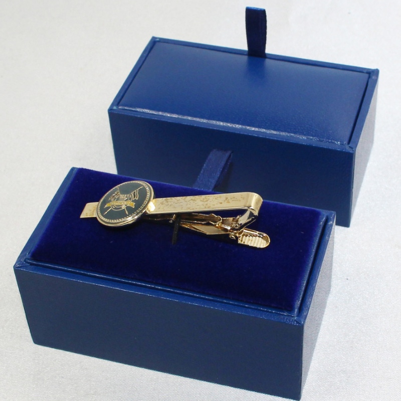 Tétel: V-20 téglalap, PU bőr doboz 60mm nyakkendős mandzsettagombhoz stb. mm.85*45*36, súly 55g körül