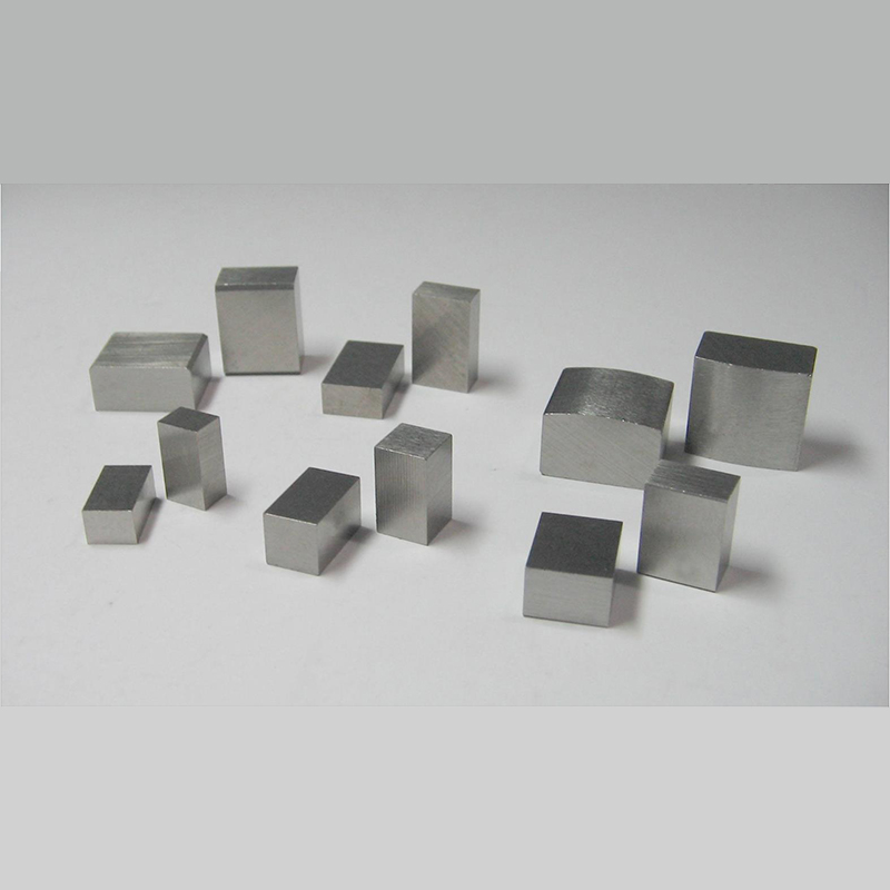 Magas keménységű Alnico mágneses testreszabott magas hőmérsékleti ellenállás