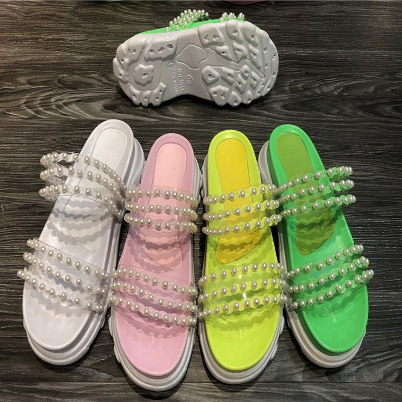 PVC befecskendező papucs