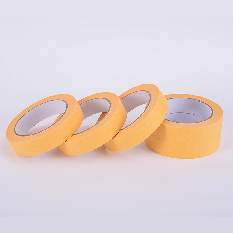 Festékkel festje le a rést. Írható texturált papír és papírszalag