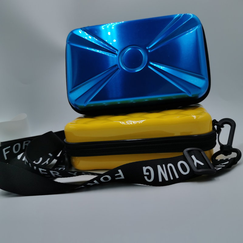 Kisállat tároló táska A digitális elektronikus kiegészítők tárolása kereszttesttel ellátott Eva kemény héjú táska lehet