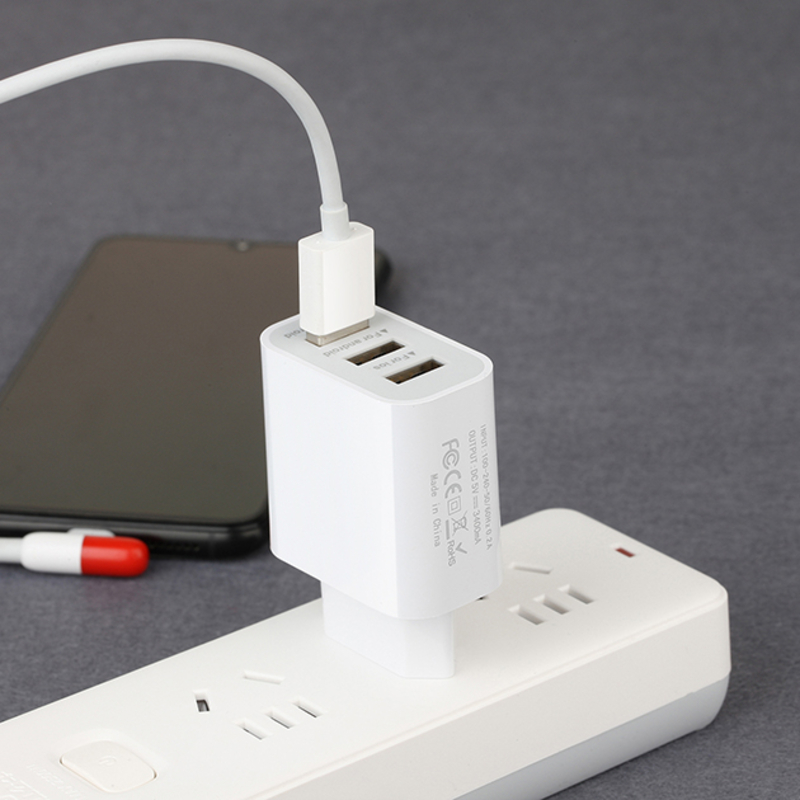 Elektromos csatlakozó Mobil Phone gyors töltő Univerzális adapter 3USB utazótöltő hordozható töltő