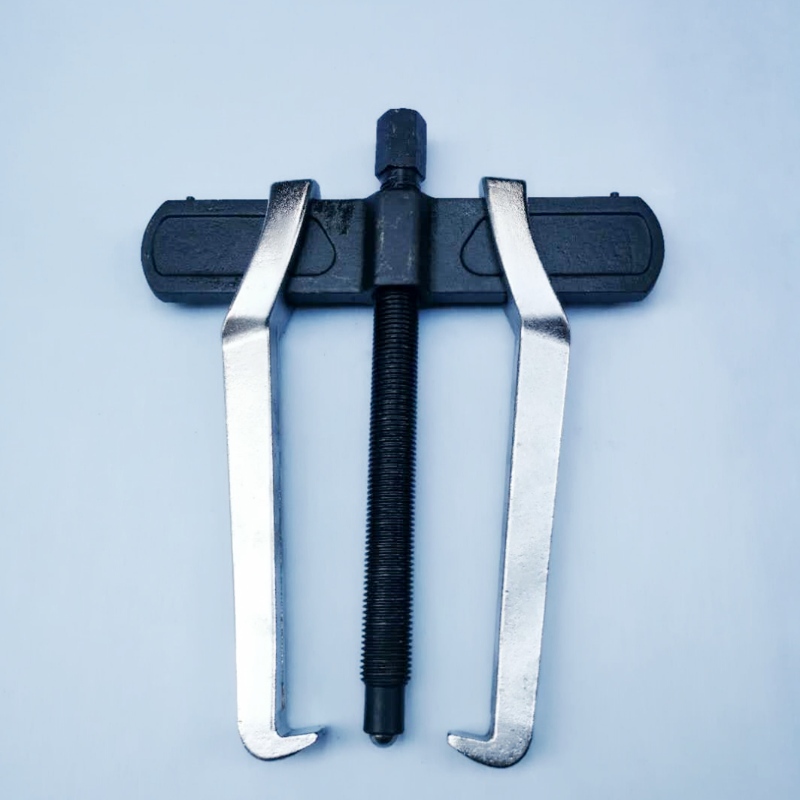 Egyhorgos, kétkarmú gerendás csiga, szivattyú tartókarma, forgattyús csiga