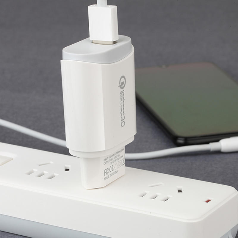EU/USA/UK PD 18W 3.0 gyorstöltésű USB C Gyors Charger univerzális, többoldalú, hordozható töltő
