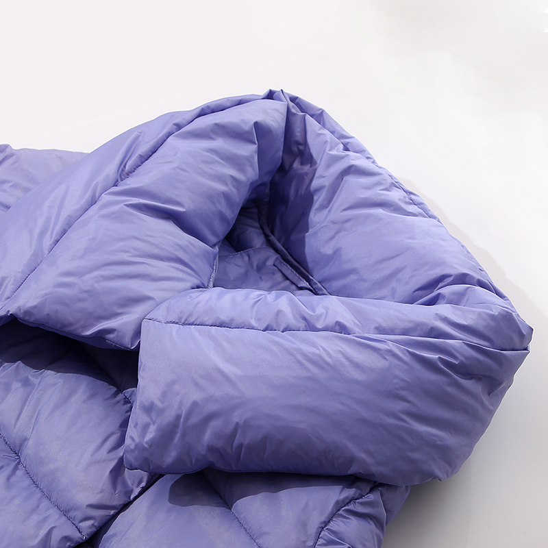 Hölgyek hosszú, meleg kabátban