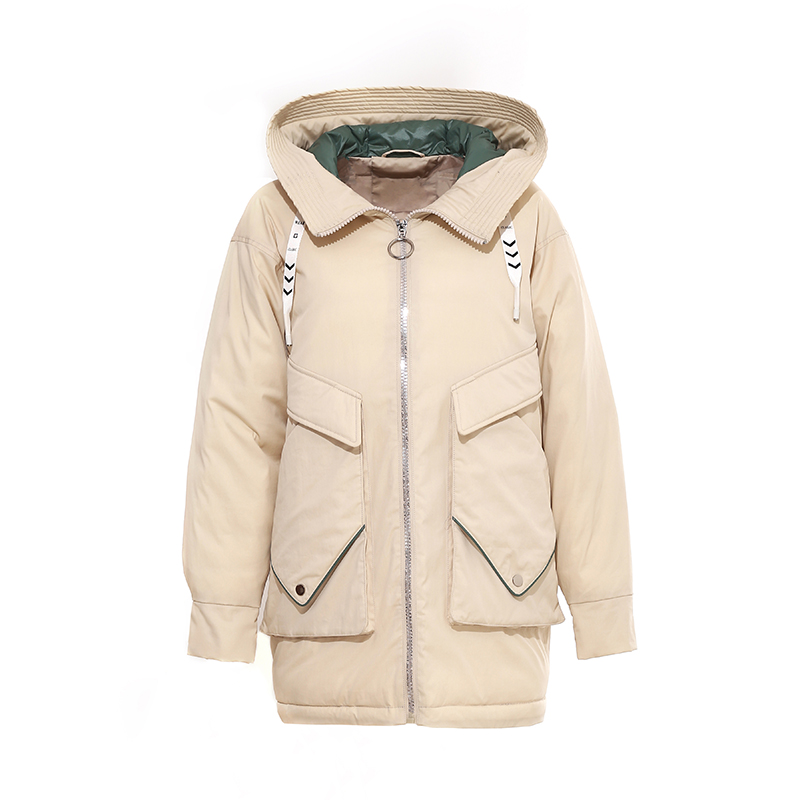 Hölgyek. Midi-hosszú kabát nagy csuklyával.