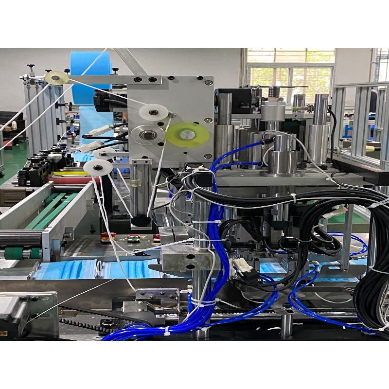 Eldobható álarcos gép