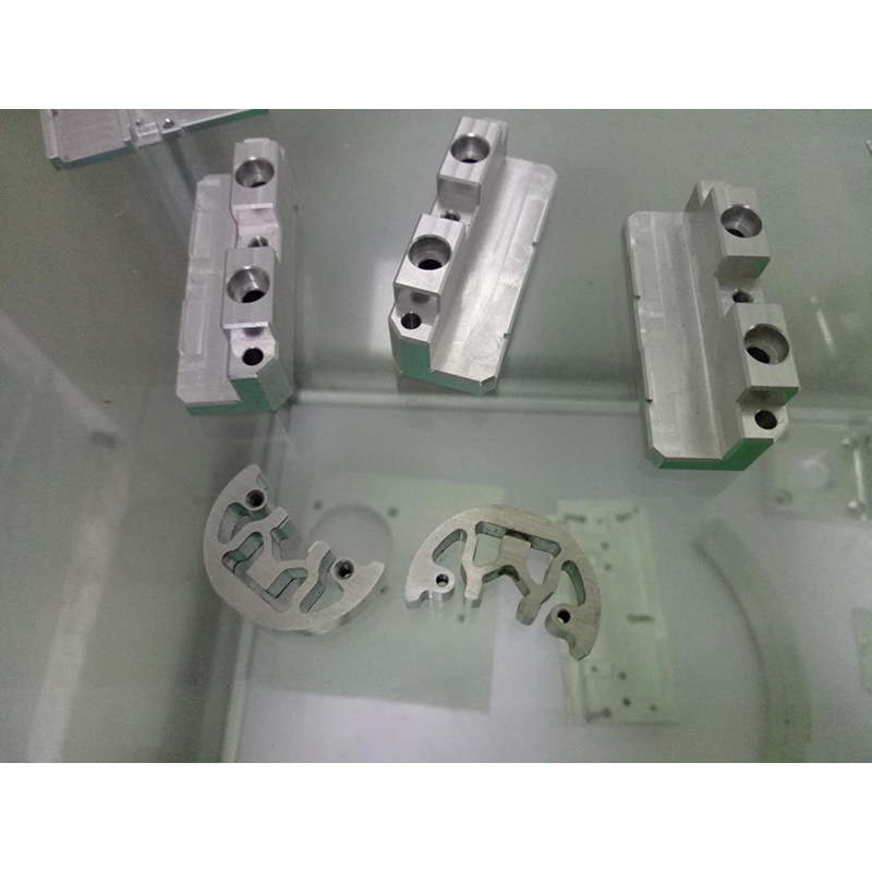 Az alkatrészek CNC feldolgozása az egyedi igények szerint