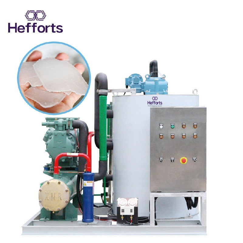 A hajó naponta öt tonnát használ, pehely jéggépet gyárt.