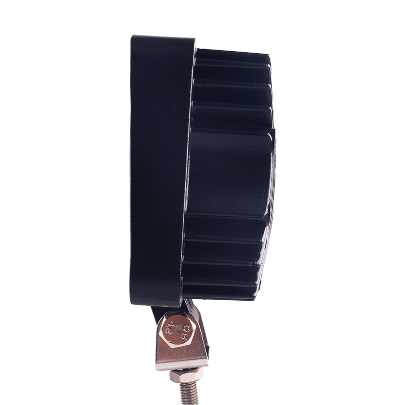 27 W-os négyzet alakú LED munkafény