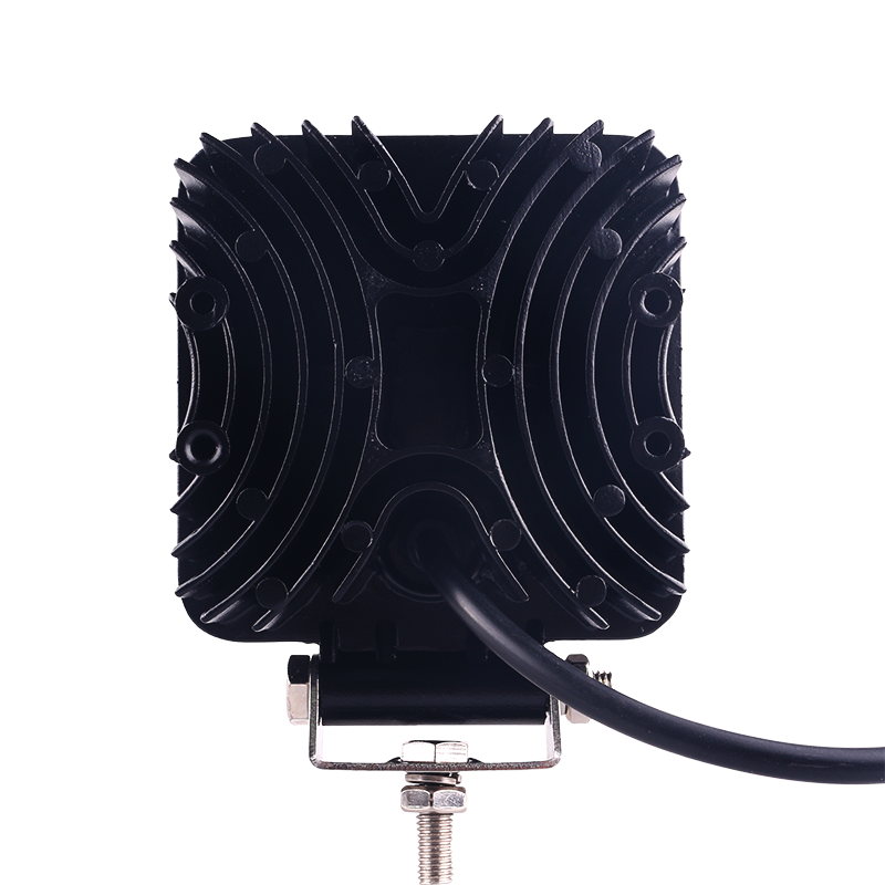 27 W-os négyzet alakú LED munkafény