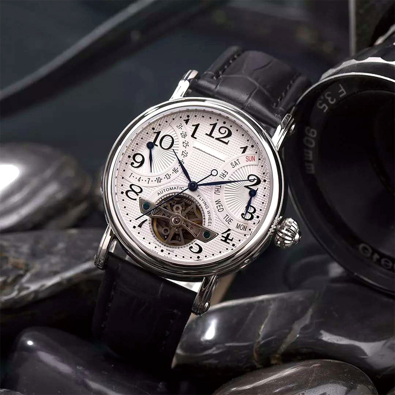 Egyszerű stílusú mechanikus óra...