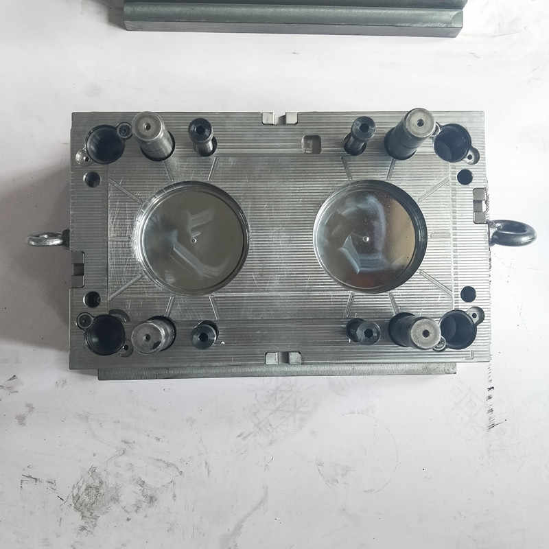 Műanyag vödör penész