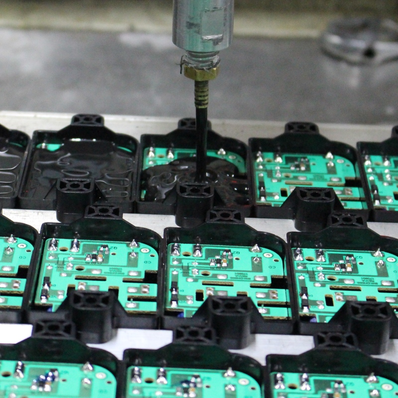 FM-500 (6) - 12 poliuretán kiömlő tömítőanyag