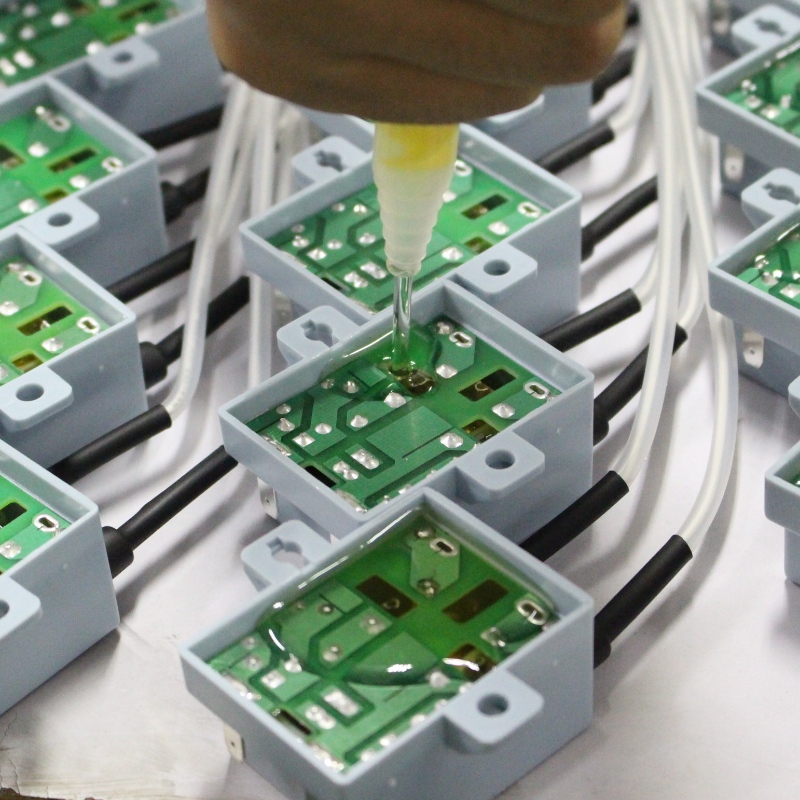 Az Fm-107 szigetelőanyag oldószermentes, kétkomponensű poliuretán szigetelőanyag