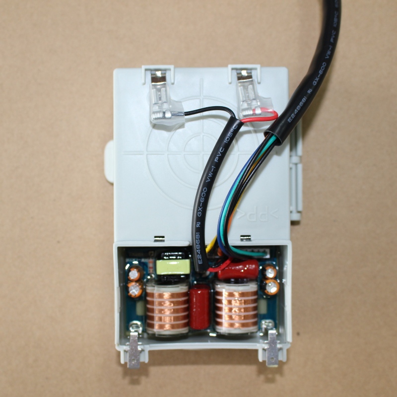 Az Fm-107 szigetelőanyag oldószermentes, kétkomponensű poliuretán szigetelőanyag